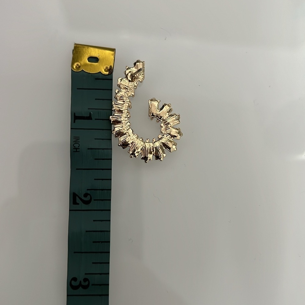 SPIRAL EARRING - Picture 6 of 6